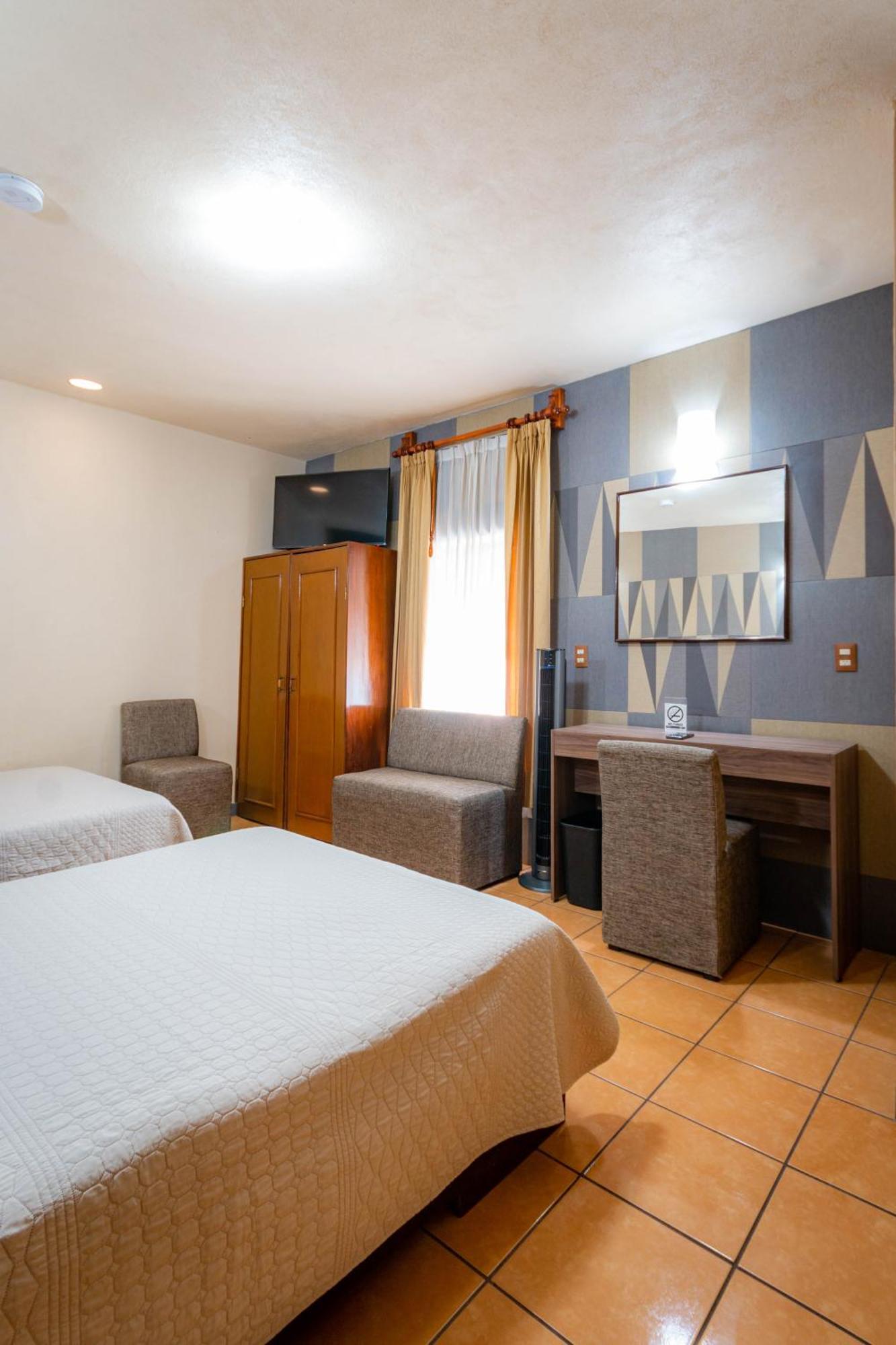 Hotel Estefania Morelia Bagian luar foto